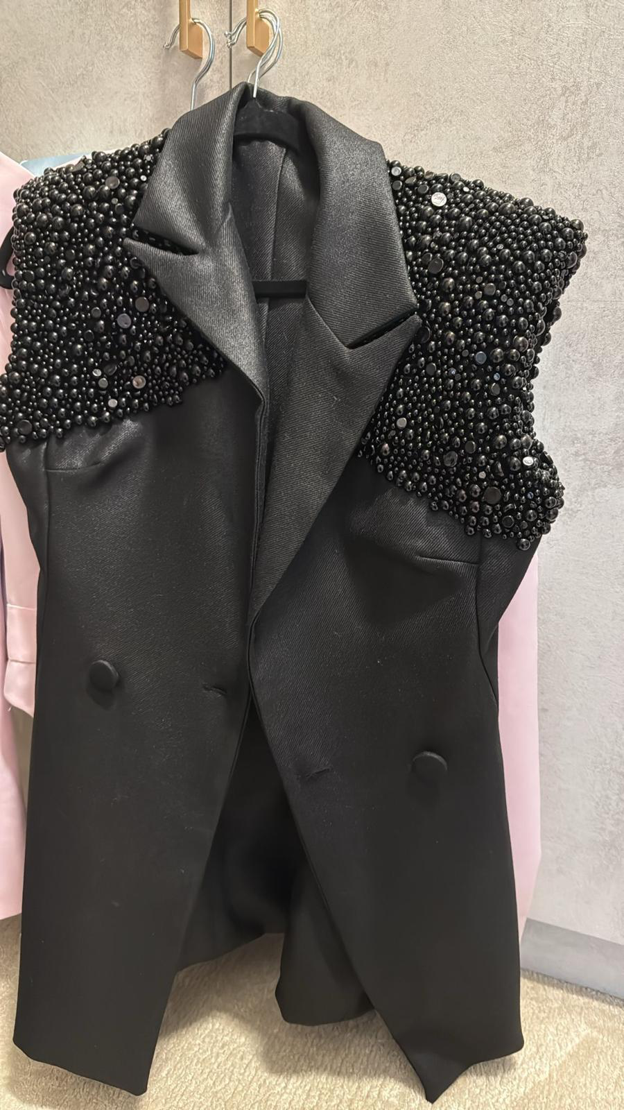 Veste sans manches perlée